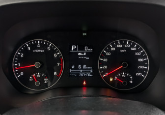 Подержанный автомобиль Kia Rio Hatchback 2021 года (16 фото)