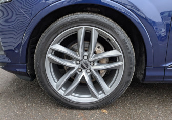 Подержанный автомобиль Audi Q7 2020 года (12 фото)