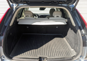 Подержанный автомобиль Volvo XC60 2021 года (10 фото)