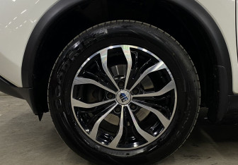 Подержанный автомобиль Nissan Juke 2014 года (9 фото)