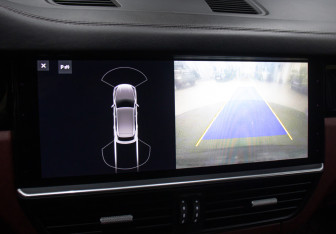 Подержанный автомобиль Porsche Cayenne 2019 года (18 фото)