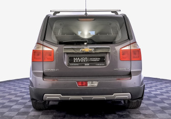 Подержанный автомобиль Chevrolet Orlando 2012 года (6 фото)