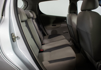 Подержанный автомобиль Peugeot 207 Hatchback 2008 года (9 фото)