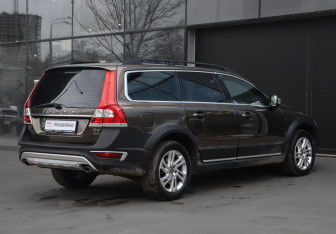 Подержанный автомобиль Volvo XC70 2014 года (5 фото)