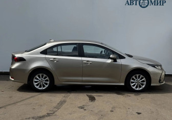 Подержанный автомобиль Toyota Corolla Sedan 2020 года (4 фото)