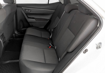 Подержанный автомобиль Toyota Corolla Sedan 2015 года (12 фото)