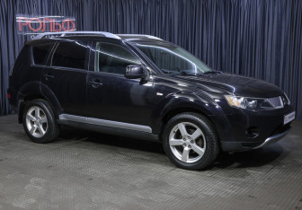 Подержанный автомобиль Mitsubishi Outlander 2007 года (3 фото)