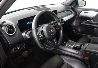 Подержанный автомобиль Mercedes-Benz GLB 2021 года (9 фото)