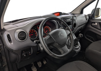 Подержанный автомобиль Citroen Berlingo 2021 года (15 фото)