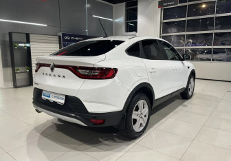 Подержанный автомобиль Renault Arkana 2019 года (4 фото)