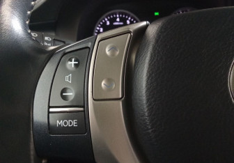 Подержанный автомобиль Lexus ES 2014 года (16 фото)