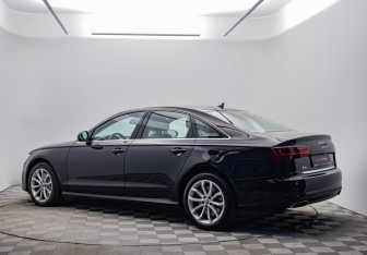 Подержанный автомобиль Audi A6 Sedan 2015 года (7 фото)