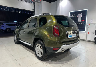 Подержанный автомобиль Renault Duster 2015 года (6 фото)