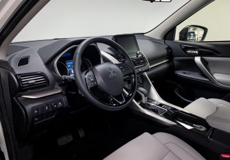 Подержанный автомобиль Mitsubishi Eclipse Cross 2022 года (8 фото)