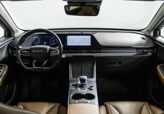 Подержанный автомобиль Omoda C5 2023 года (14 фото)