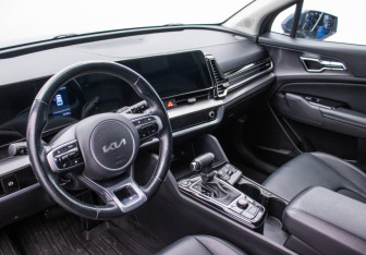 Подержанный автомобиль Kia Sportage 2023 года (9 фото)