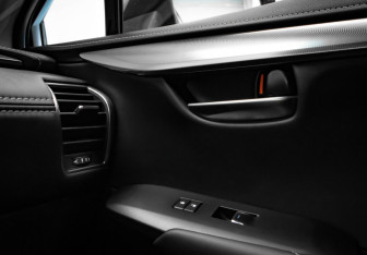 Подержанный автомобиль Lexus NX 2018 года (25 фото)