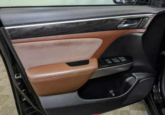 Подержанный автомобиль GAC GS8 2020 года (19 фото)