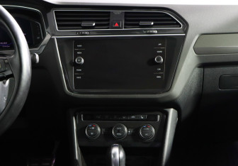Подержанный автомобиль Volkswagen Tiguan 2018 года (13 фото)