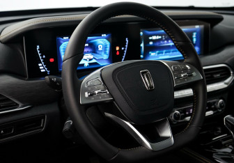 Подержанный автомобиль FAW Bestune T77 2022 года (13 фото)