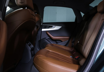 Подержанный автомобиль Audi A4 Sedan 2018 года (11 фото)
