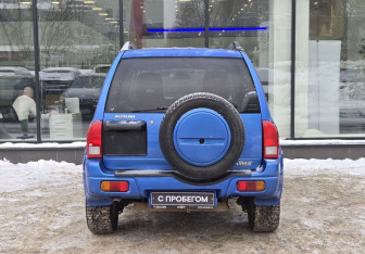 Подержанный автомобиль Suzuki Grand Vitara 2003 года (7 фото)