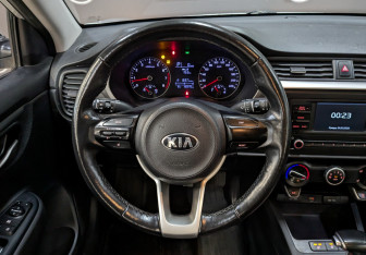 Подержанный автомобиль Kia Rio Hatchback 2021 года (21 фото)