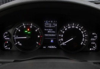 Подержанный автомобиль Toyota Land Cruiser Suv 2020 года (13 фото)