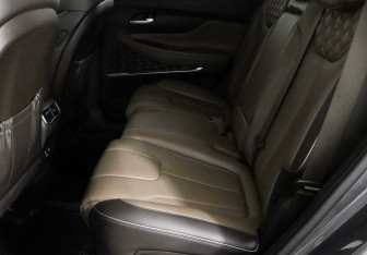 Подержанный автомобиль Hyundai Santa Fe 2021 года (12 фото)
