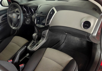 Подержанный автомобиль Chevrolet Cruze Sedan 2013 года (11 фото)