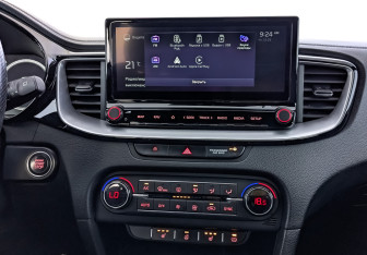 Подержанный автомобиль Kia Ceed Wagon 2021 года (17 фото)