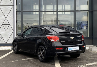 Подержанный автомобиль Chevrolet Cruze Hatchback 2012 года (7 фото)