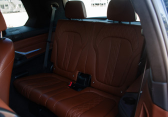 Подержанный автомобиль BMW X7 2021 года (11 фото)