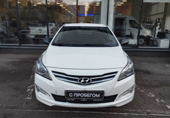 Подержанный автомобиль Hyundai Solaris Hatchback 2016 года (2 фото)