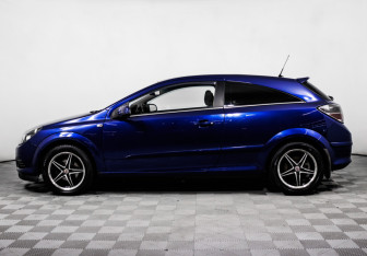 Подержанный автомобиль Opel Astra Hatchback 2006 года (8 фото)