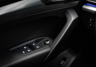 Подержанный автомобиль Audi Q5 2017 года (14 фото)