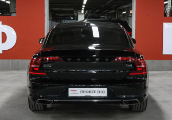 Подержанный автомобиль Volvo S90 2020 года (6 фото)