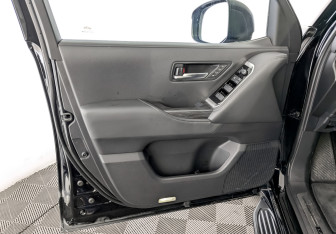 Подержанный автомобиль Toyota Land Cruiser Suv 2021 года (19 фото)