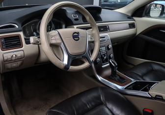 Подержанный автомобиль Volvo XC70 2014 года (11 фото)