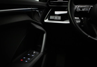 Подержанный автомобиль Audi A3 Hatchback 2021 года (13 фото)