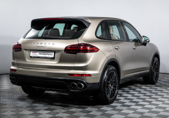 Подержанный автомобиль Porsche Cayenne 2016 года (5 фото)
