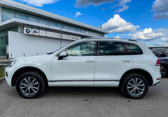 Подержанный автомобиль Volkswagen Touareg 2014 года (7 фото)