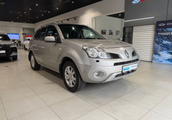 Подержанный автомобиль Renault Koleos 2008 года (3 фото)