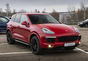 Подержанный автомобиль Porsche Cayenne 2015 года (4 фото)