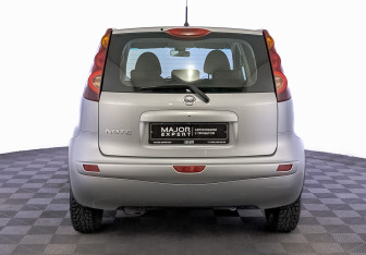 Подержанный автомобиль Nissan Note 2013 года (6 фото)