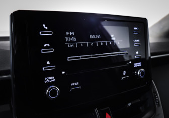 Подержанный автомобиль Toyota Corolla Sedan 2019 года (18 фото)