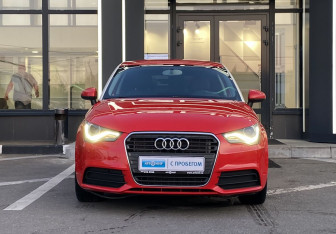 Подержанный автомобиль Audi A1 2012 года (2 фото)