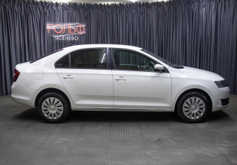 Подержанный автомобиль Skoda Rapid Liftback 2017 года (4 фото)
