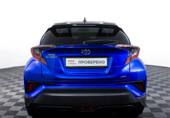 Подержанный автомобиль Toyota C-HR 2018 года (6 фото)
