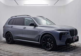 Подержанный автомобиль BMW X7 2023 года (5 фото)